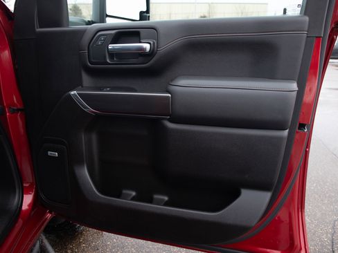 Used 2022 GMC Sierra 3500 AT4 w/ AT4 Preferred Package image 9