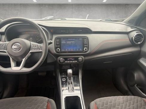 Used 2021 Nissan Kicks SR w/ Exterior Package image 3