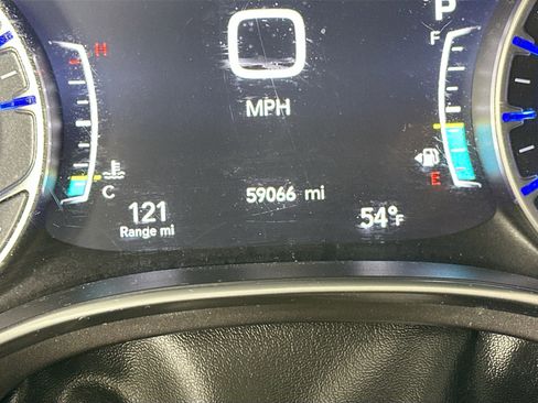 Used 2017 Chrysler Pacifica Limited FWD image 15