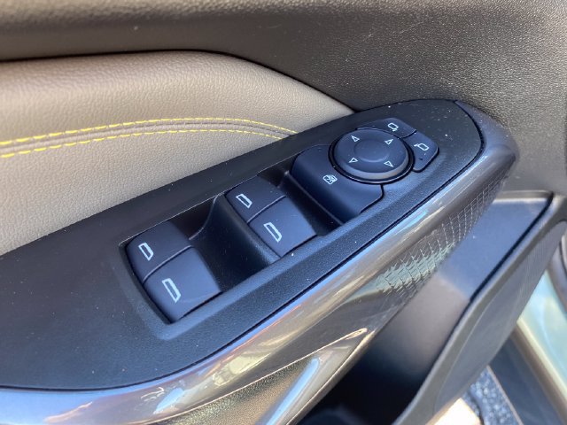Used 2025 Chevrolet Trax ACTIV w/ Sunroof Package FWD image 18