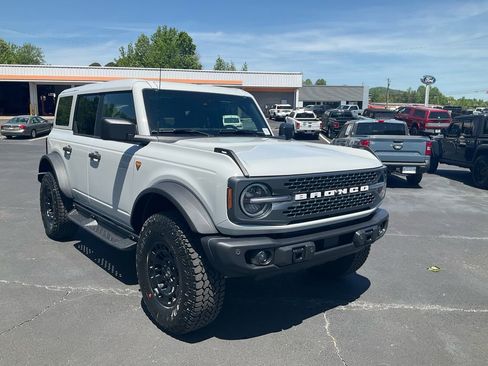 New 2026 Ford Bronco Badlands AWD/4WD image 3