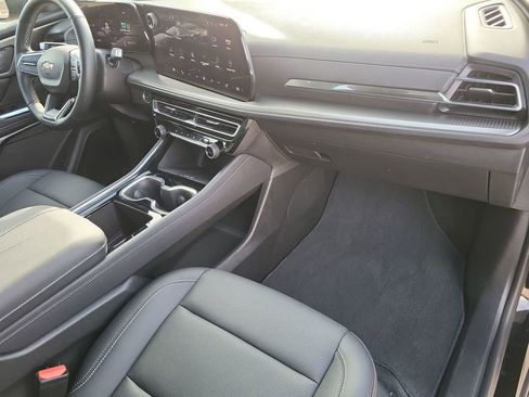 Certified 2025 Chevrolet Traverse LT image 28