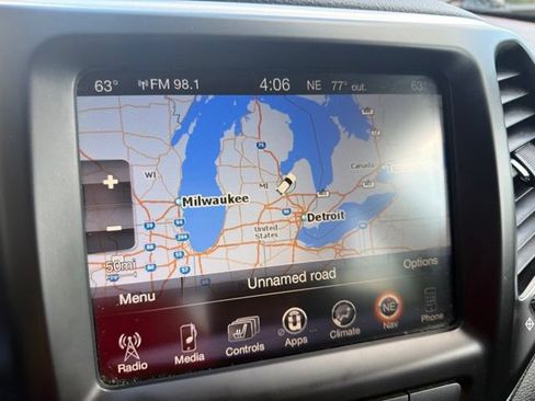 Used 2015 Jeep Cherokee Trailhawk w/ Comfort/Convenience Group AWD/4WD image 11