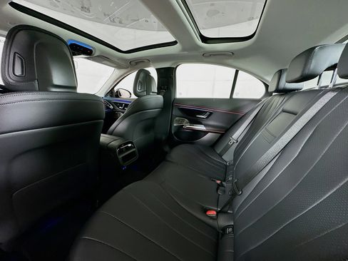 Used 2025 Mercedes-Benz E 450 4MATIC Sedan w/ MBUS Superscreen Package image 22