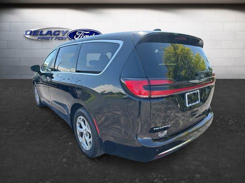Used 2024 Chrysler Pacifica Limited FWD image 5