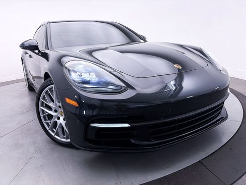 Used 2018 Porsche Panamera image 3
