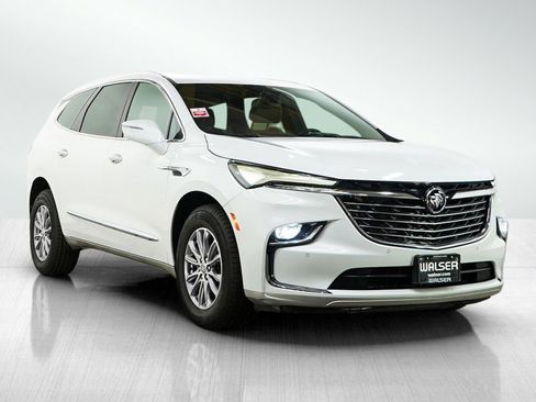 Used 2023 Buick Enclave Essence FWD image 7