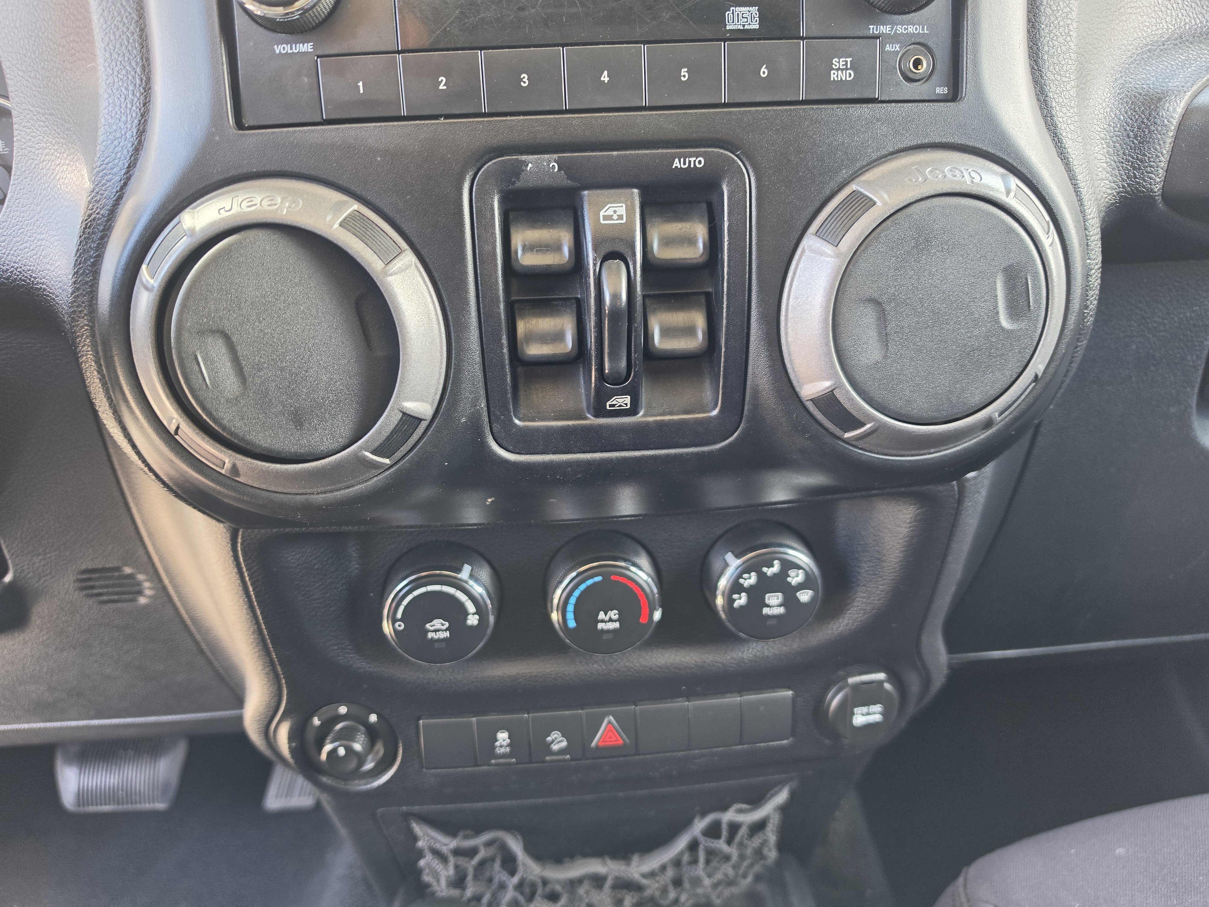 Used 2014 Jeep Wrangler Unlimited Sport AWD/4WD image 16