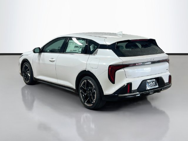New 2026 Kia K4 GT-Line FWD image 5