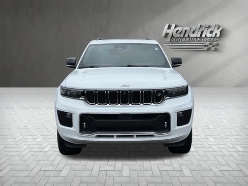 Used 2022 Jeep Grand Cherokee L Overland w/ Advanced Protech Group III AWD/4WD image 3