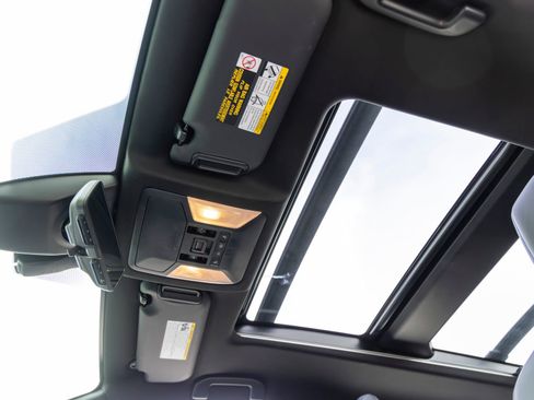 Used 2019 Toyota RAV4 XSE AWD/4WD image 31