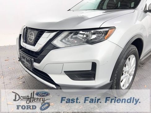 Used 2017 Nissan Rogue SV w/ SV Premium Package image 10