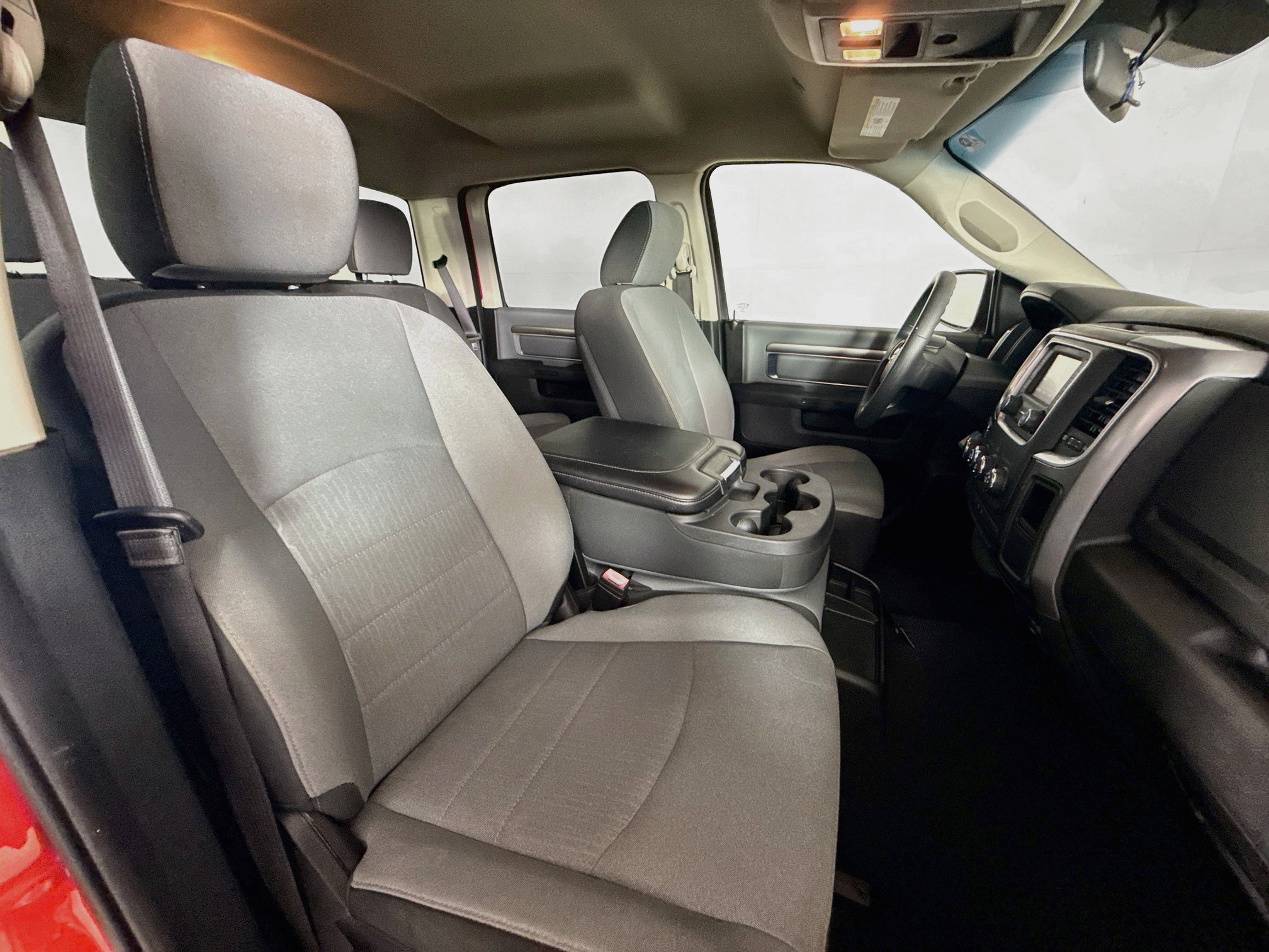 Used 2022 RAM 1500 Classic SLT RWD image 33