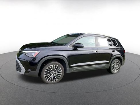 Used 2026 Volkswagen Taos SE FWD image 7