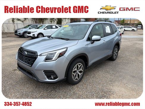 Used 2023 Subaru Forester Premium AWD/4WD image 1