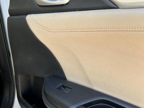 Used 2019 Honda Civic Touring image 23