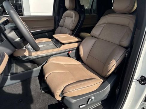 New 2026 Lincoln Navigator L Black Label AWD/4WD image 22