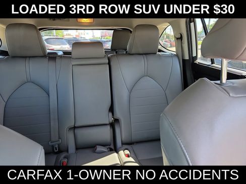 Used 2022 Toyota Highlander XLE AWD/4WD image 11