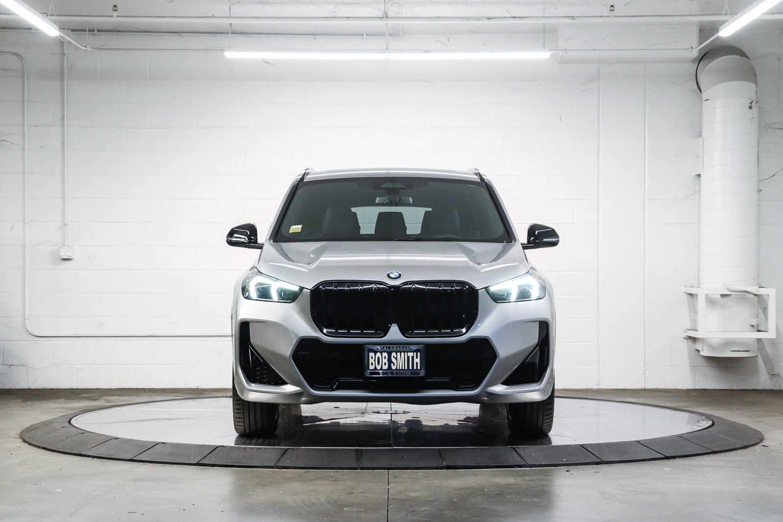 Used 2023 BMW X1 xDrive28i w/ M Sport Package AWD/4WD image 2