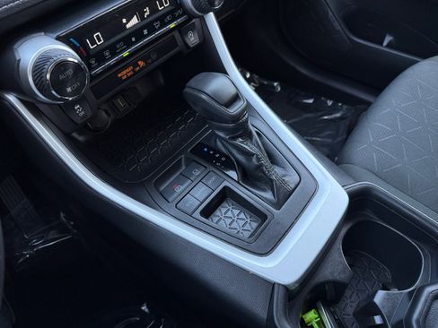 Used 2021 Toyota RAV4 XLE image 17