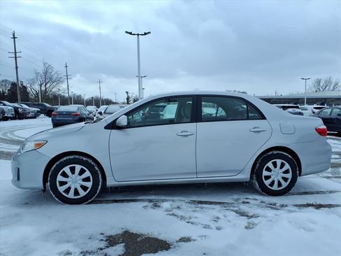 Used 2011 Toyota Corolla image 8