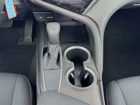 Used 2021 Toyota Camry LE image 37