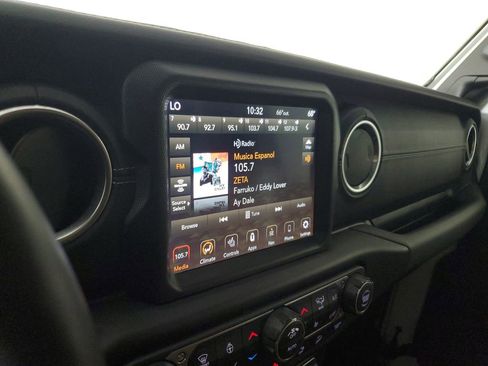 Used 2020 Jeep Wrangler Unlimited Sahara image 25