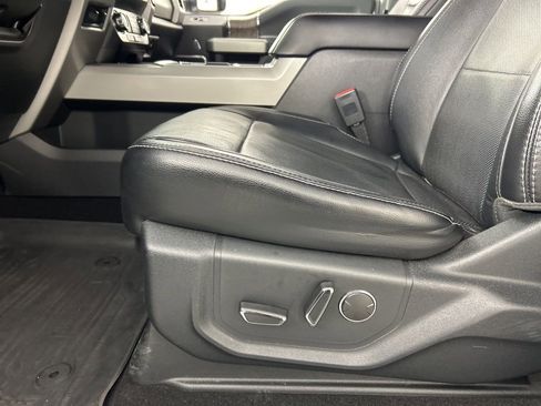 Used 2019 Ford F250 Lariat w/ Lariat Ultimate Package image 28