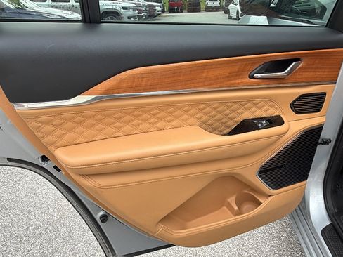 Certified 2025 Jeep Grand Cherokee L Summit AWD/4WD image 24