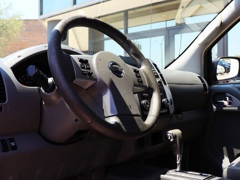 Used 2018 Nissan Frontier SV RWD image 39