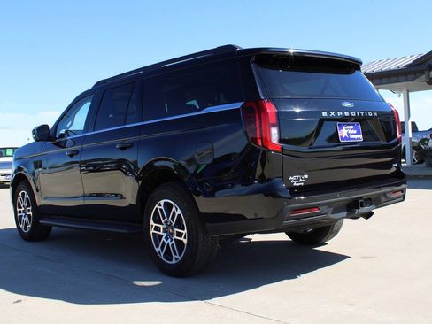 Used 2025 Ford Expedition Max Active AWD/4WD image 7