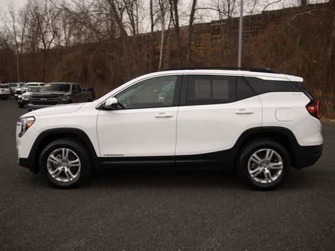 Used 2023 GMC Terrain SLE w/ Driver Convenience Package image 21