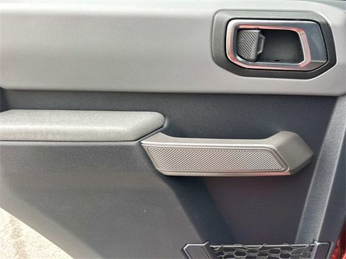 Certified 2023 Ford Bronco Black Diamond image 17