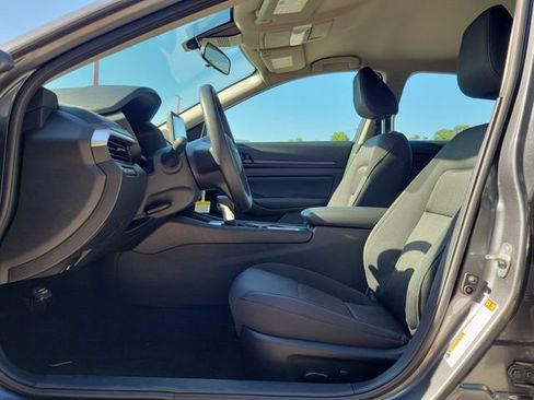 New 2026 Nissan Altima 2.5 SV FWD image 19