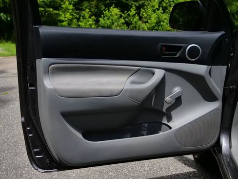 Used 2011 Toyota Tacoma 2WD Regular Cab image 23