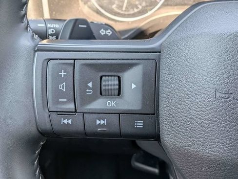 Used 2025 Nissan Rogue SV FWD image 25