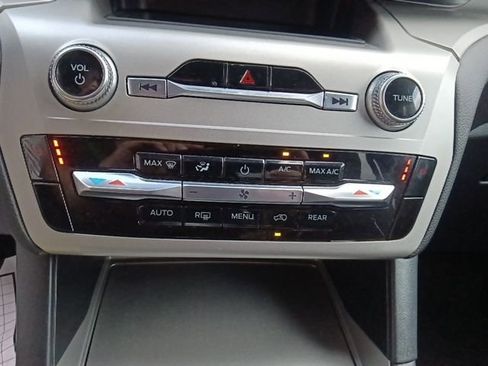 Certified 2022 Ford Explorer XLT w/ Class IV Trailer Tow Package image 23