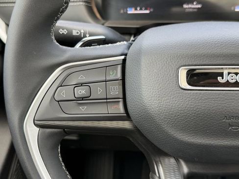New 2025 Jeep Grand Cherokee L Altitude RWD image 21