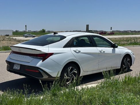 New 2025 Hyundai Elantra Sport image 4