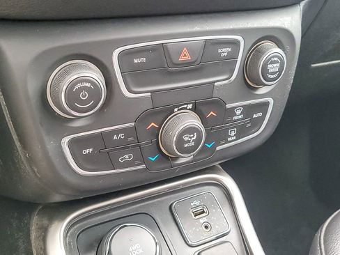 Used 2018 Jeep Compass Latitude w/ Popular Equipment Group image 13