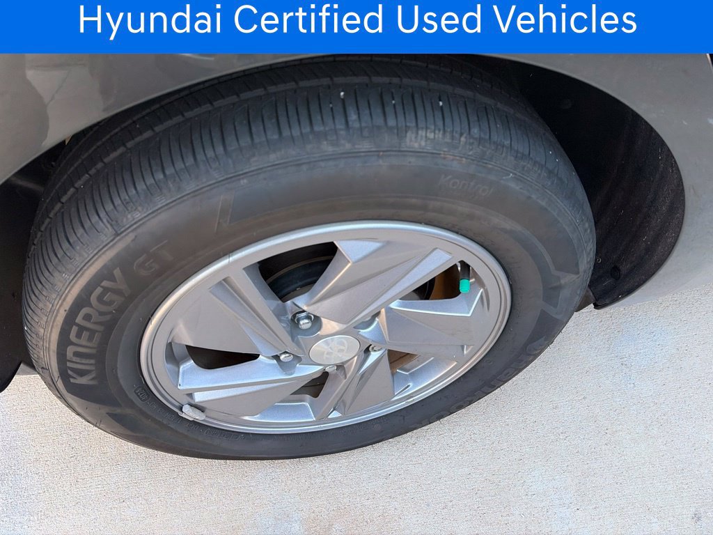 Used 2025 Hyundai Elantra SE FWD image 15