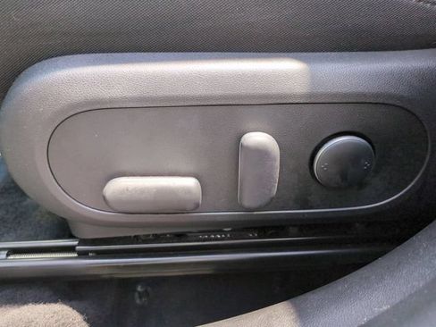 Used 2025 Hyundai Kona SEL FWD image 19