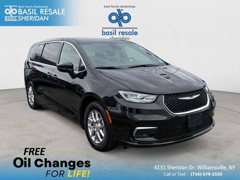 Used 2026 Chrysler Pacifica Select FWD image 1