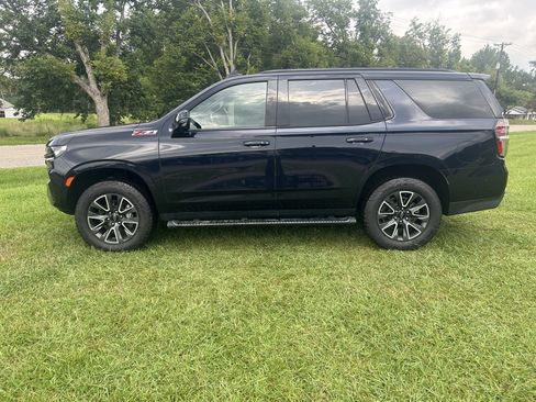 Used 2021 Chevrolet Tahoe Z71 w/ Luxury Package AWD/4WD image 7