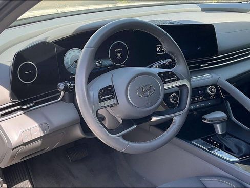 Used 2023 Hyundai Elantra SEL w/ Convenience Package FWD image 14