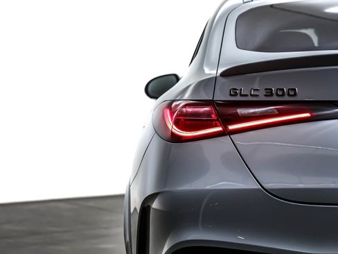 Certified 2025 Mercedes-Benz GLC 300 4MATIC image 16