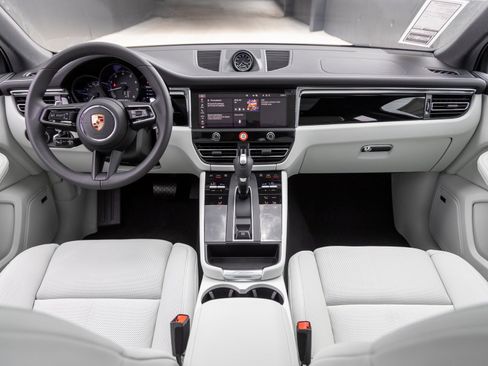 New 2025 Porsche Macan image 12