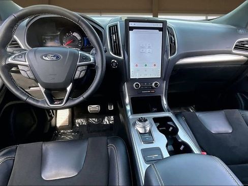 Used 2023 Ford Edge ST image 16