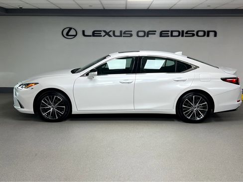New 2025 Lexus ES 350 w/ Premium Package image 4
