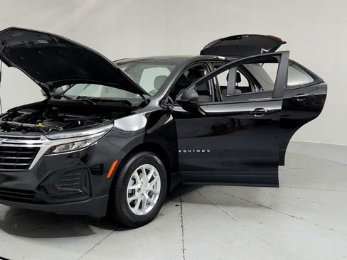 Certified 2024 Chevrolet Equinox LS w/ LS Convenience Package FWD image 9